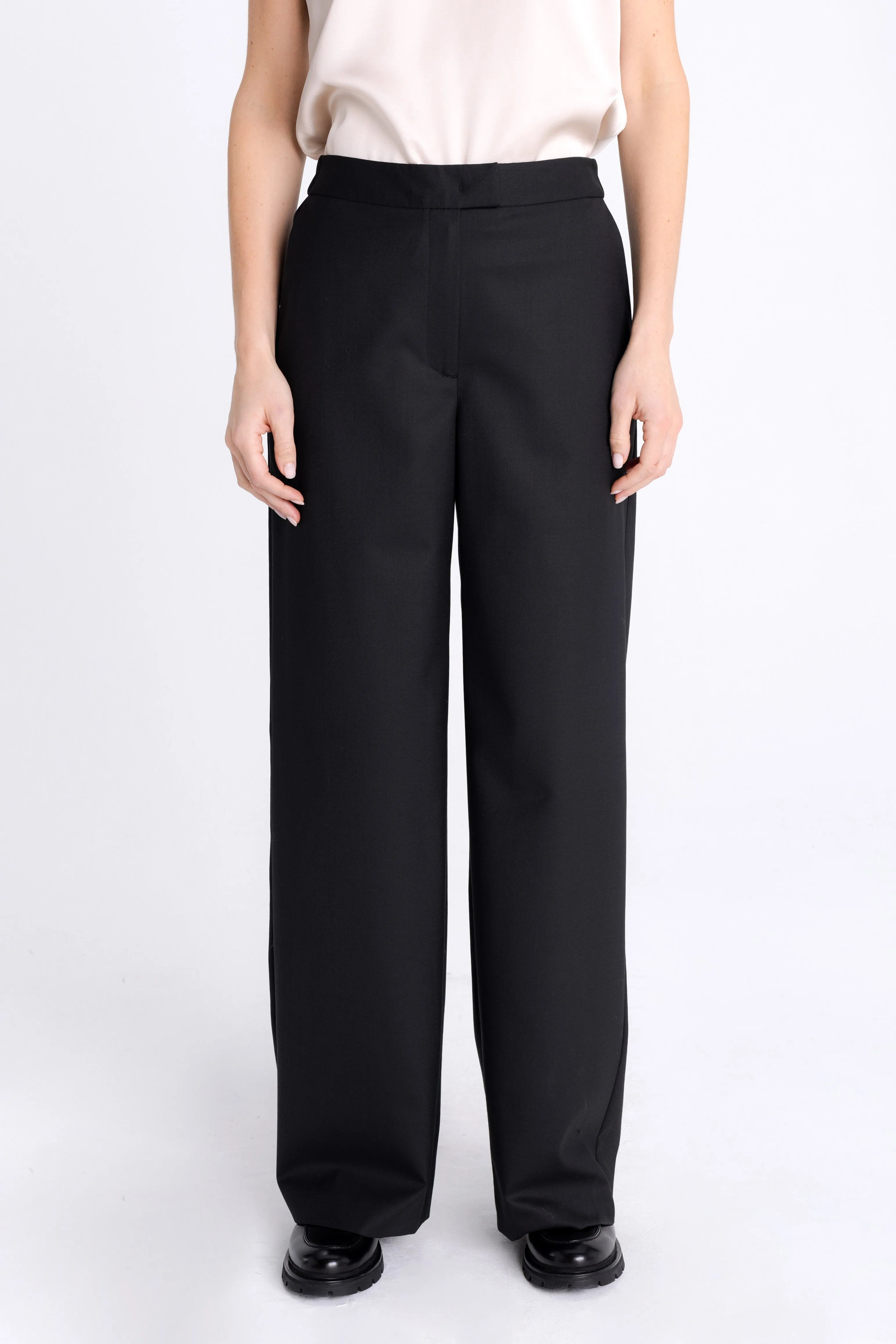 BLACK STRAIGHT TROUSERS