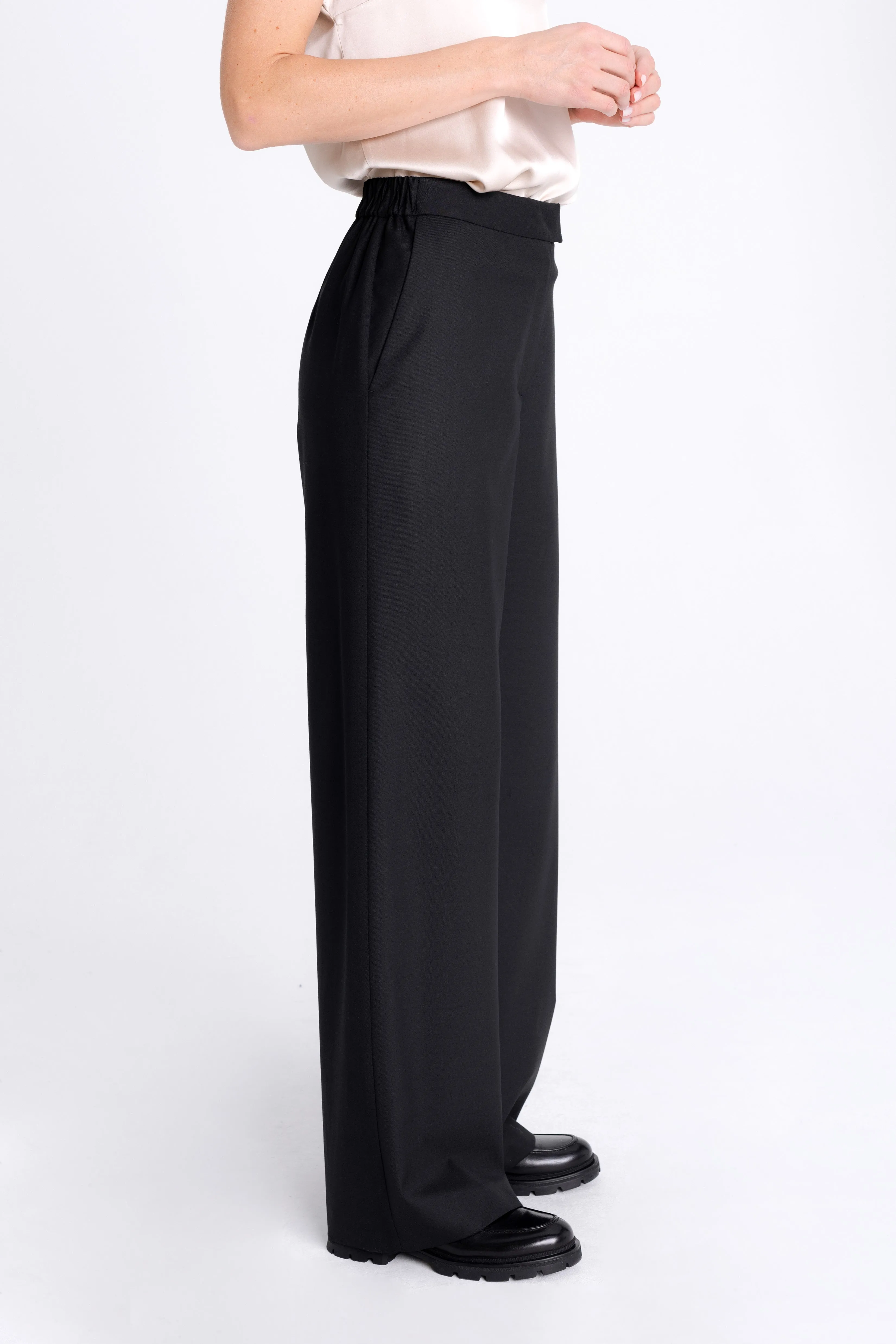 BLACK STRAIGHT TROUSERS